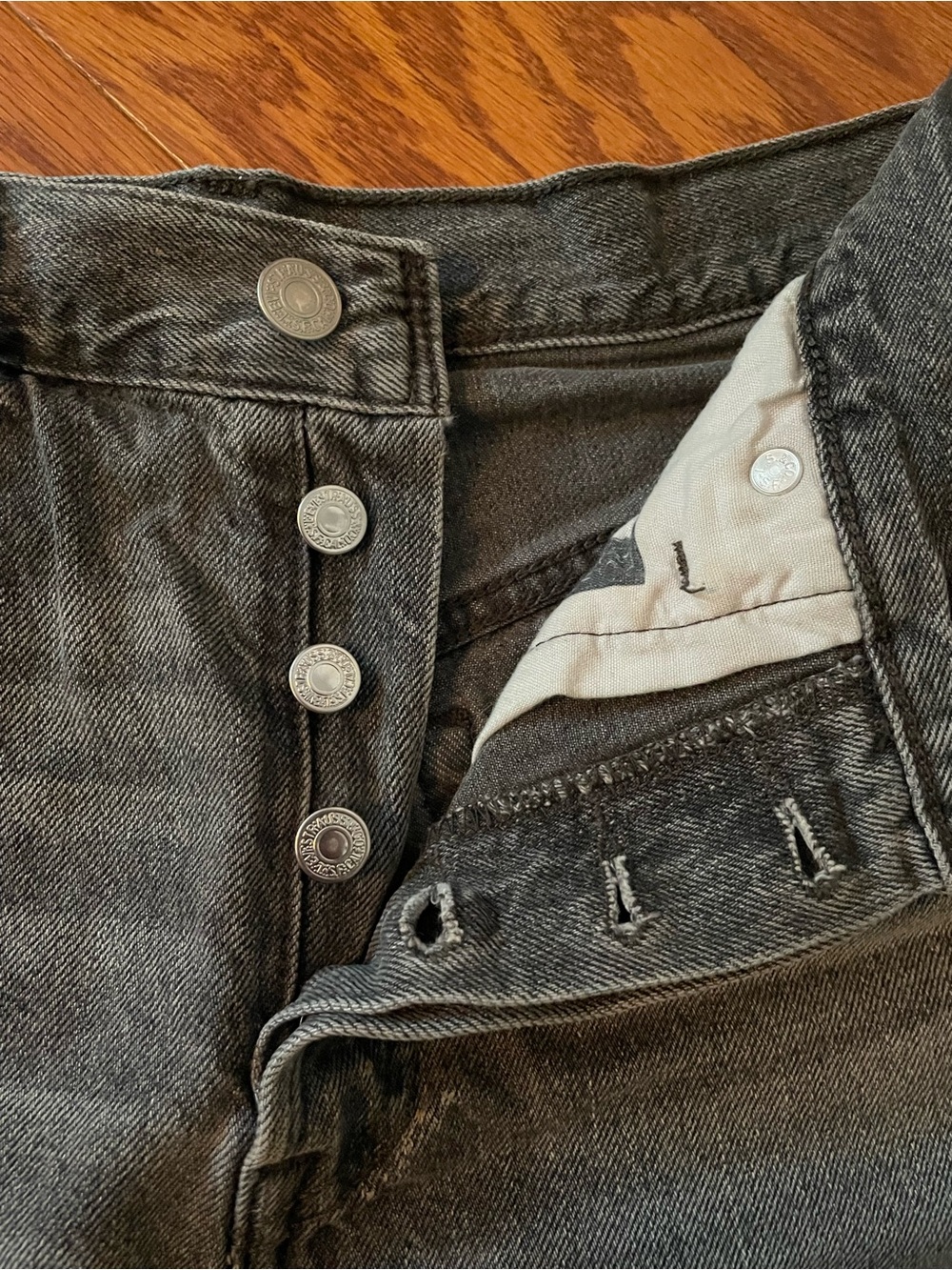 Levi's Women’s 501 Black Wash Frayed Hem Denim Cutoff Shorts - Picture 3 of 10